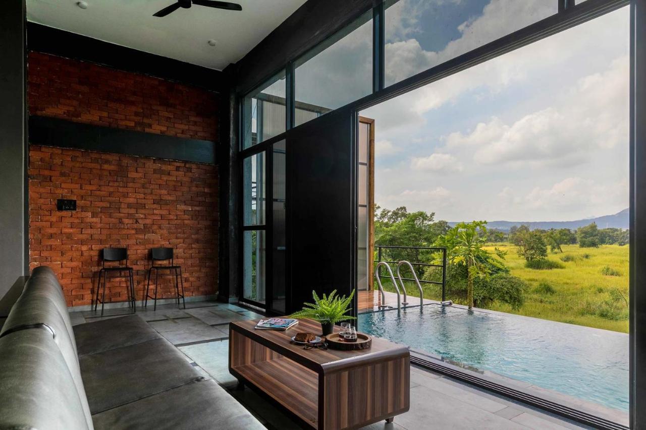 Two Villa By Stayvista With Infinity Pool, Farm & Mountain Views, Modern Interiors Karjat Exterior foto